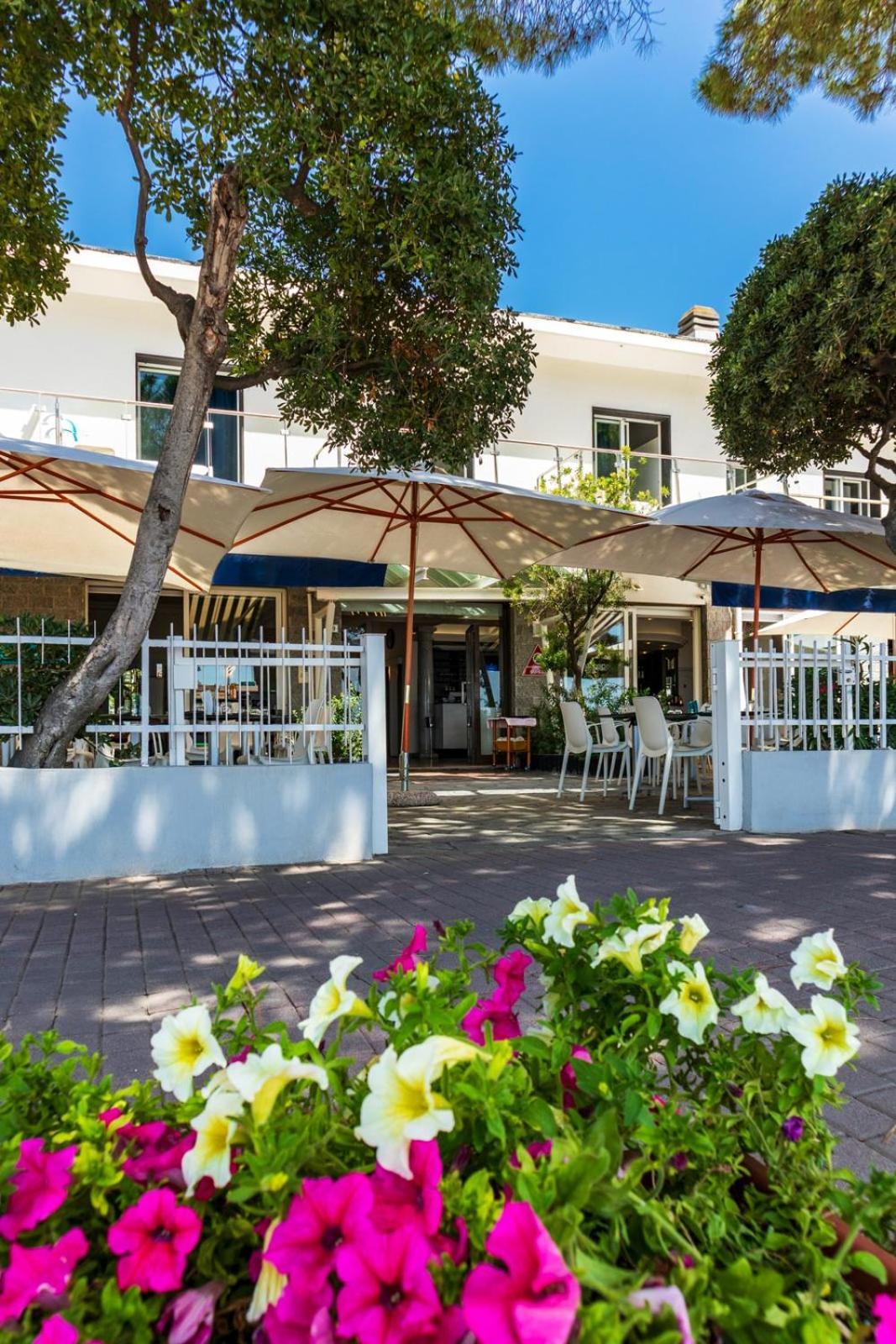 Piccolo Hotel Le Palme سان بارتولومِيو آل ما المظهر الخارجي الصورة